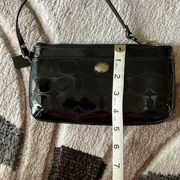 Coach Patent Wristlet EUC - Picture 7 of 8
